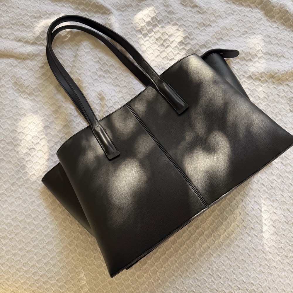 Large black Freja Paloma Tote